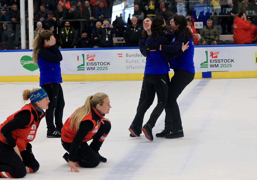 Damenteam gewinnt Silber bei der Heim Weltmeisterschaft